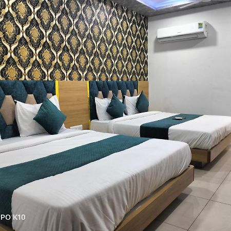 Hotel Rudra Palace Ананд Экстерьер фото