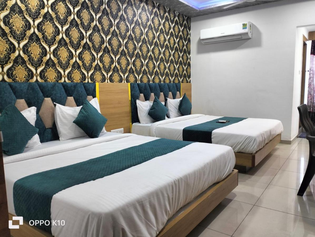 Hotel Rudra Palace Ананд Экстерьер фото