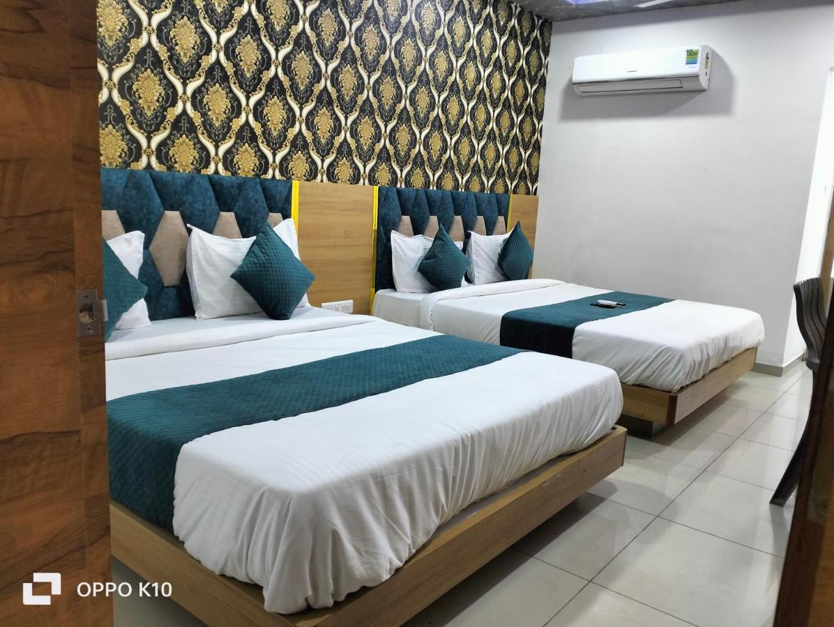 Hotel Rudra Palace Ананд Экстерьер фото